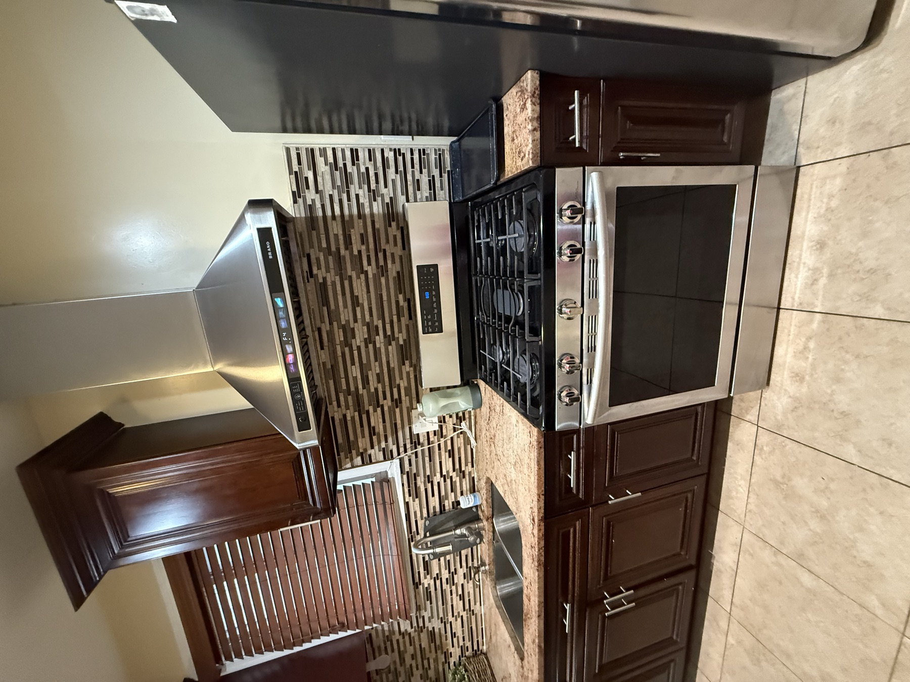 Clean kitchen appliances and surfaces after pre-listing home cleaning in New York City