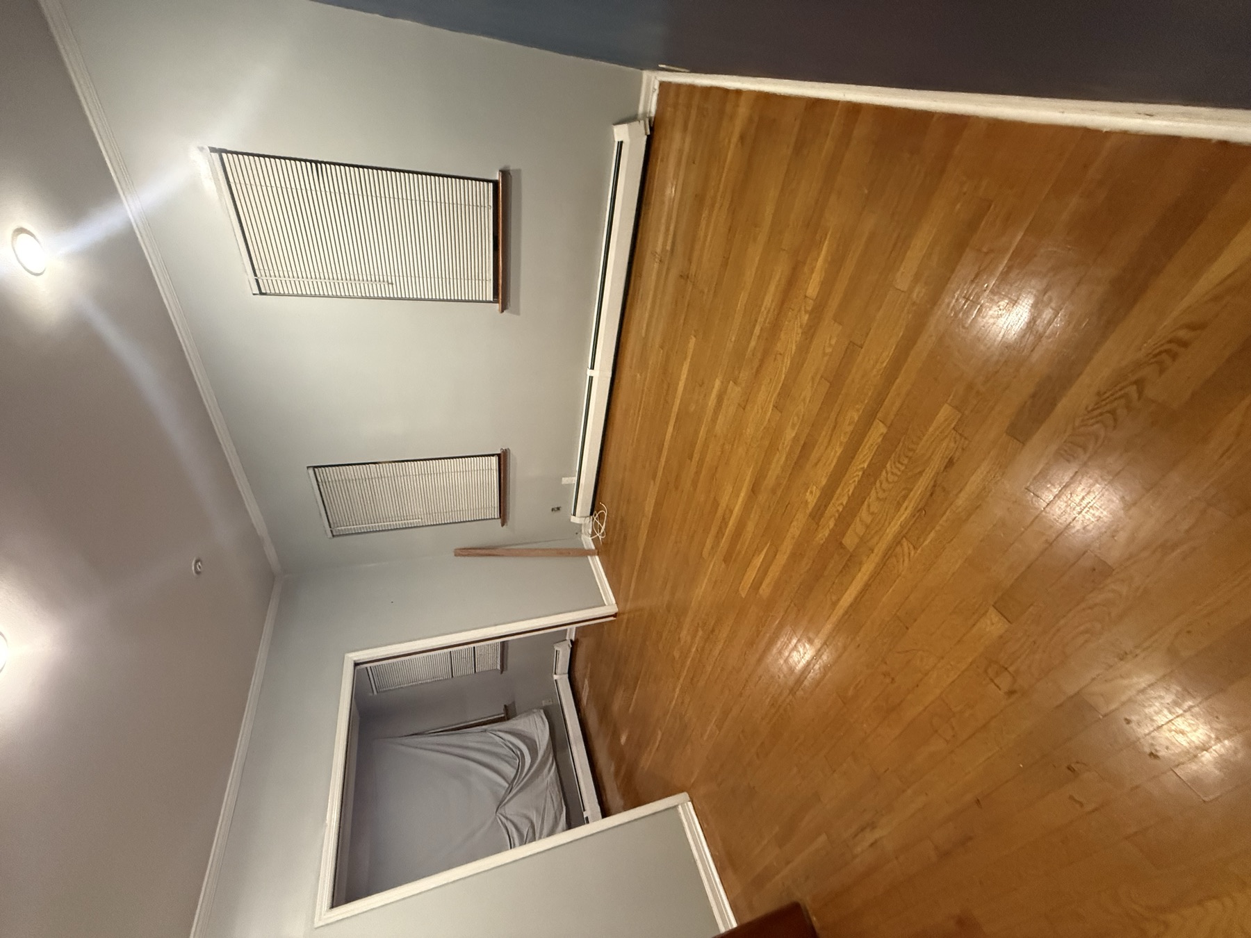 Clean second bedroom after pre-sale move-out home cleaning